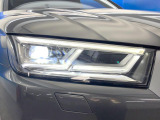 ●LEDハイビームが多数独立で存在し、ハイビーム時に対向車や前方を走る車の部分をロービームに切り替えが可能!!シーケンシャルウインカーも装備!!