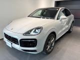 911に由来するフライラインと呼ばれるルーフラインはまさにポルシェらしい佇まいです