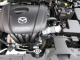 「SKYACTIV-G(ガソリン)」は、規格外の高圧縮を実現し、世界のエンジン技術者に驚きを与えました。さらに、それを維持したままノッキングの発生を抑え、熱効率を向上、走りにも寄与したエンジンです。