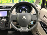 インテリアに合わせたデザインのステアリングは、運転される方のことも考え、運転しやすい形状、大きさです。是非一度、実際に触ってお確かめください。