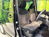 運転席シート廻りは使用感も少なく、良好な状態となっています。丁寧に使われていたことがよくわかりますね。