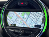●純正ナビ:一体感のあるナビは、高級感ある車内を演出してくれます。オーディオ機能も充実しておりますので、運転もより楽しめます♪