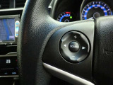 ステアリングスイッチ付!運転中も目線を動かす事無く音量等の操作可能!
