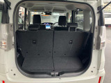 日常の使用に十分な広さの荷室です♪簡単な操作でシートアレンジもできます♪