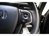 Hondaセンシングの機能のひとつ、アダプティブクルーズコントロール付!アクセルから足を離しても設定したスピードと前車との車間を保ち走行してくれます!車線維持もアシスト☆高速道路で疲労軽減ですね☆