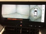 全周囲カメラ付きで車庫入れも安心ですね。