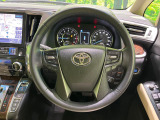 【純正革巻きステアリング】上質な革を使用することで、手にしっかり馴染みとても運転しやすいハンドルです♪