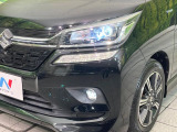 【LEDヘッドライト】悪天候や夜間走行時も良好な視界を確保し安心して運転できる高輝度LEDヘッドライトを装備!点灯速度が早く、消費電力も抑えられています。
