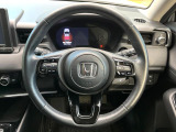 【純正革巻きステアリング】上質な革を使用することで、手にしっかり馴染みとても運転しやすいハンドルです♪