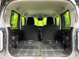 普段のお買い物や通勤、送迎等に十分な荷室スペースを確保しております。セカンドシートを倒すと、大きな荷物の積載も可能です♪