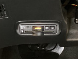 ハンドルの左下にETCがついています。高速道路の料金所の通過も楽々です!。 カードの取り出しもしやすい場所についています。
