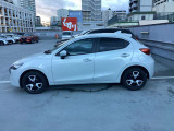 純正ホイールカバーで全体的にデザインがまとまっています。車も人も、オシャレはまずは足元からですね。