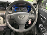 インテリアに合わせたデザインのステアリングは、運転される方のことも考え、運転しやすい形状、大きさです。是非一度、実際に触ってお確かめください。