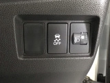 【VSA】ブレーキ時の車輪ロックを防ぐABS、加速時などの車輪空転を抑えるTCS、旋回時の横滑り抑制の3つの機能をトータルに制御!予期しないクルマの挙動の乱れを防ぐ安全装備です♪