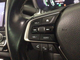ステアリングリモコンは、運転中でも簡単に音量調整やチャンネル変更もできます!わき見運転防止にもつながるので安心です♪