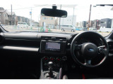 0次安全とは車の基本設計を工夫し安全性を高めて事故に遭わないための考え方です。そのためスバルの車は視界設計やドライビングポジションなど細部までこだわり抜いて作られています。