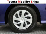 シンプルなデザインの純正ホイールキャップです。落ち着いたデザインですので車体と一体感があります。