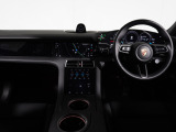 アクティブレーンキーピング装備車