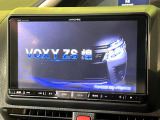 【BIG-X90インチナビ】人気の大画面BIG-Xナビを装備。専用設計で車内の雰囲気にマッチ!ナビ利用時のマップ表示は見やすく、テレビやDVDは臨場感がアップ!いつものドライブがグッと楽しくなります♪