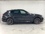 もちろんサラウンドビューモニター+パークセンサーを搭載。駐車時の不安を軽減。