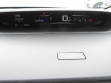 メーターはインテリアの上部にあり運転中でも視線移動が少なく安全です☆☆☆