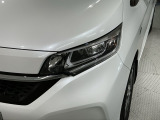 LEDヘッドライトは、点灯の瞬間から最大光量を発揮し、突然暗くなるトンネルなどでの安定感を高めます。