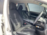 【運転席シート】開口部が広いので乗り降りしやすいです。