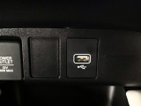 【USBポート】USBポートも装備されています♪スマートフォンのオーディオに連携も可能です。今や欠かせない装備の一つです!