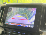 【バックカメラ】駐車時に後方がリアルタイム映像で確認できます。大型商業施設や立体駐車場での駐車時や、夜間のバック時に大活躍!運転スキルに関わらず、今や必須となった装備のひとつです!