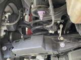 お車を安心してお乗りいただく為には、足回りの定期点検が欠かせません。サービスサポート(有償保証)では無料点検もご提供しており、安心のカーライフをお過ごしいただけるサポート体制が整っています。
