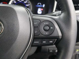 レーダークルーズコントロール作動時に車線維持に必要な運転操作の支援を行う「レーントレーシングアシスト(LTA)」を搭載しています。