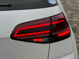 LEDテールランプはダイナミックターンインジケーター(流れるウインカー)
