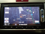ホンダ純正ナビなのでダッシュボードにスッキリと収まっています。ナビの案内があれば土地勘の無い所でも道に迷わず安心!見知らぬ土地へのドライブも一層楽しくなります!