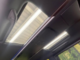 【ガラスルーフ】ガラスルーフ搭載で車内の解放感が一気にアップ!開放的なドライブをお楽しみいただけます。