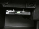 ナビ連動タイプのETC車載機です。ナビゲーションと連動してくれますのでカード未挿入を知らせてくれるなど便利な機能が追加されています。