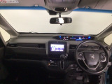 【前方視界】開放的な前方視界!運転がしやすく疲れにくいです♪窓が大きく、見通しがとっても良いおクルマですよ♪