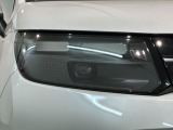 LEDヘッドライトは、点灯の瞬間から最大光量を発揮し、突然暗くなるトンネルなどでの安定感を高めます。