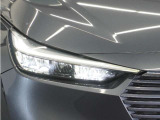【LEDヘッドライト+デイタイムランニングランプ】主流のLEDヘッドライトに、日中でも他者からの視認性を良くするデイタイムランニングランプ装備!スタイリッシュでかっこよく仕上がっています。