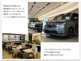 ☆開放感あるショールームにラウンジ併設。落ち着いた空間でゆっくりご商談いただけます。