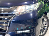 【LEDヘッドライト】悪天候や夜間走行時も良好な視界を確保し安心して運転できる高輝度LEDヘッドライトを装備!点灯速度が早く、消費電力も抑えられています。
