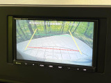 【バックカメラ】駐車時に後方がリアルタイム映像で確認できます。大型商業施設や立体駐車場での駐車時や、夜間のバック時に大活躍!運転スキルに関わらず、今や必須となった装備のひとつです!