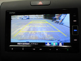 バックカメラの画像です。ガイドラインがスムースな車庫入れをサポートいたします。車庫入れの安心感がアップしますね。