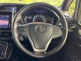 【純正革巻きステアリング】上質な革を使用することで、手にしっかり馴染みとても運転しやすいハンドルです♪