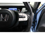 Hondaセンシングの機能のひとつ、アダプティブクルーズコントロール付!アクセルから足を離しても設定したスピードと前車との車間を保ち走行してくれます!車線維持もアシスト☆高速道路で疲労軽減ですね☆