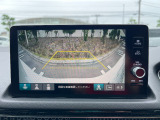 バックでの駐車が苦手な方や運転にあまり自信のない方でも後方の視界をしっかりサポート。安心して車庫入れが出来るバックカメラを装備しています!