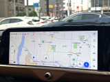 【メーカー純正ナビ】インテリアに溶け込むスタイリッシュな「専用設計」メーカーナビを装備♪視認性や操作性など基本性能にも優れ、より上質なカーライフをお楽しみいただけます。