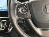 ステアリングにオーディオ操作スイッチが付いています。オーディオ画面に直接タッチしなくても操作が出来ますので、運転に集中できます。