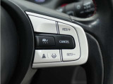◆アダプティブクルーズコントロール◆予め設定した車速内でクルマが自動的に加減速。前走車との適切な車間距離を維持しながら追従走行します。【LKAS】車線維持支援システムでステアリング操作を支援。