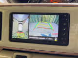 【パノラマモニター】専用のカメラにより、上から見下ろしたような視点で360度クルマの周囲を確認することができます☆死角部分も確認しやすく、狭い場所での切り返しや駐車もスムーズに行えます。