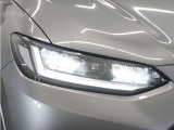 【LEDヘッドライト+デイタイムランニングランプ】主流のLEDヘッドライトに、日中でも他者からの視認性を良くするデイタイムランニングランプ装備!スタイリッシュでかっこよく仕上がっています。